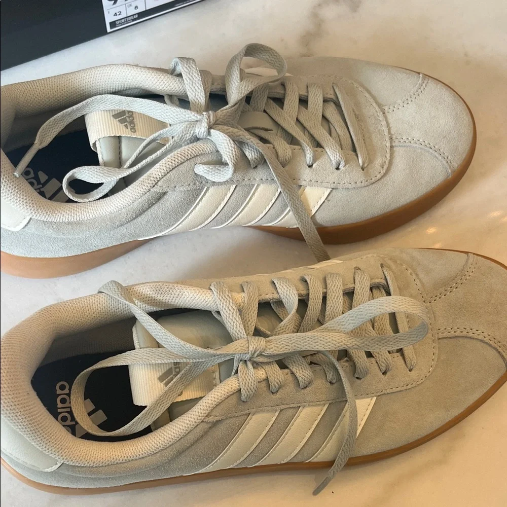 Adidas VL Court Sneakers in silver and White - Picture 3 of 5